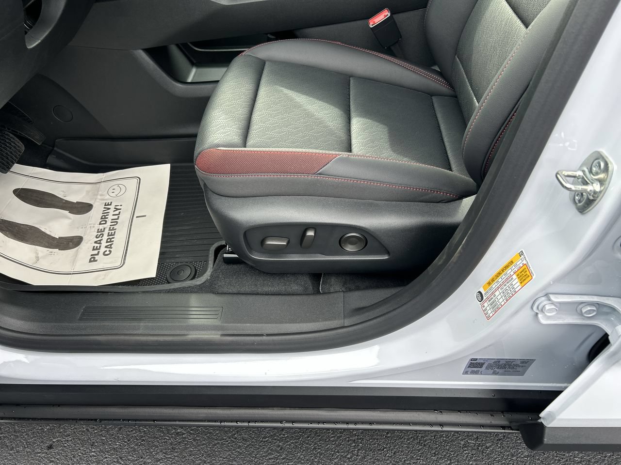 New 2027 Chevrolet Equinox RS w/ Convenience Package III AWD/4WD image 24