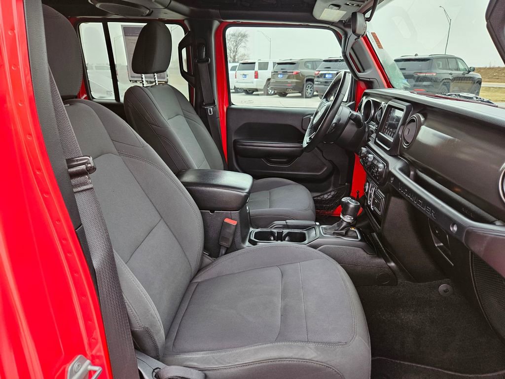 Used 2018 Jeep Wrangler Unlimited Sport S AWD/4WD image 34