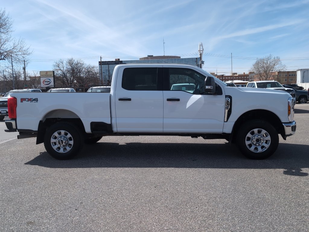 Used 2024 Ford F250 XLT w/ FX4 Off-Road Package image 5