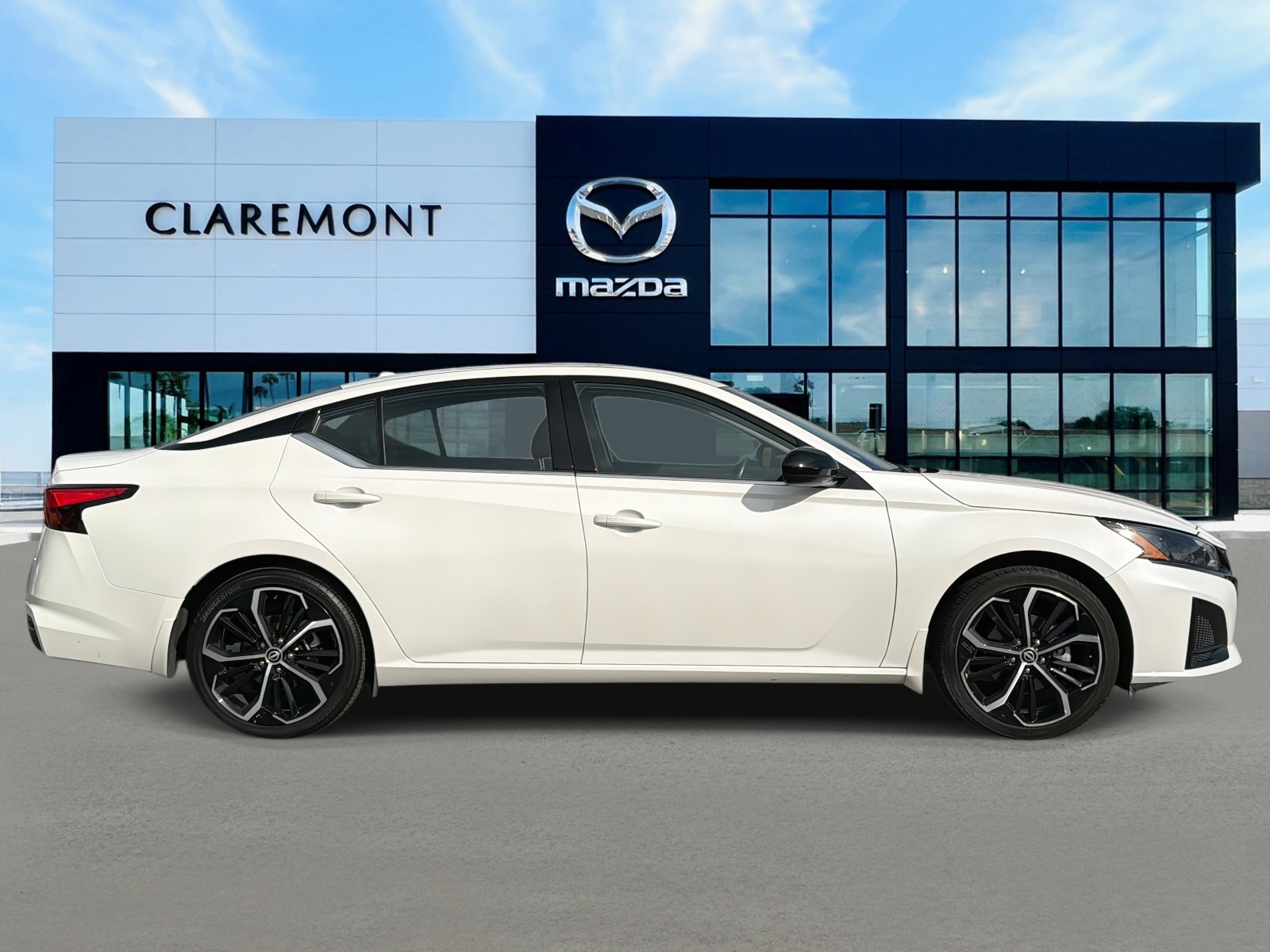 Used 2024 Nissan Altima 2.5 SR image 4