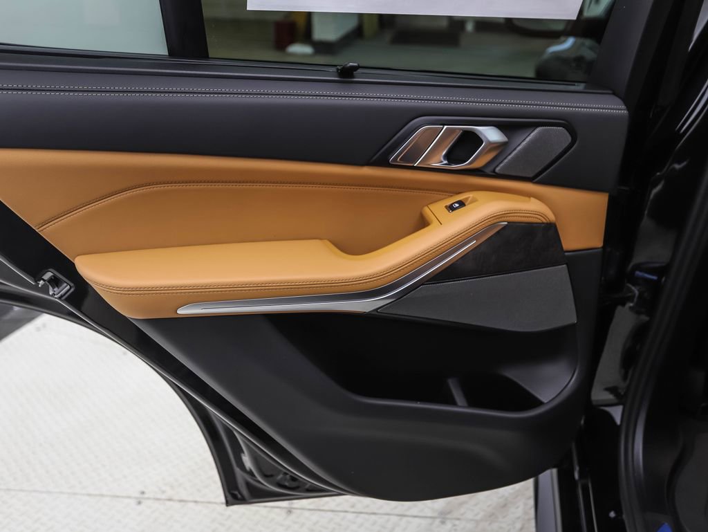 New 2026 BMW X5 xDrive40i w/ M Sport Package image 19