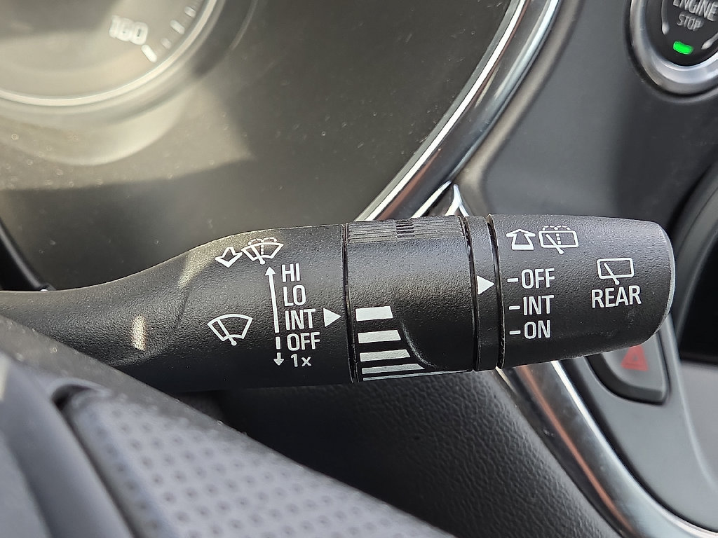 Used 2025 Chevrolet Blazer LT FWD image 27