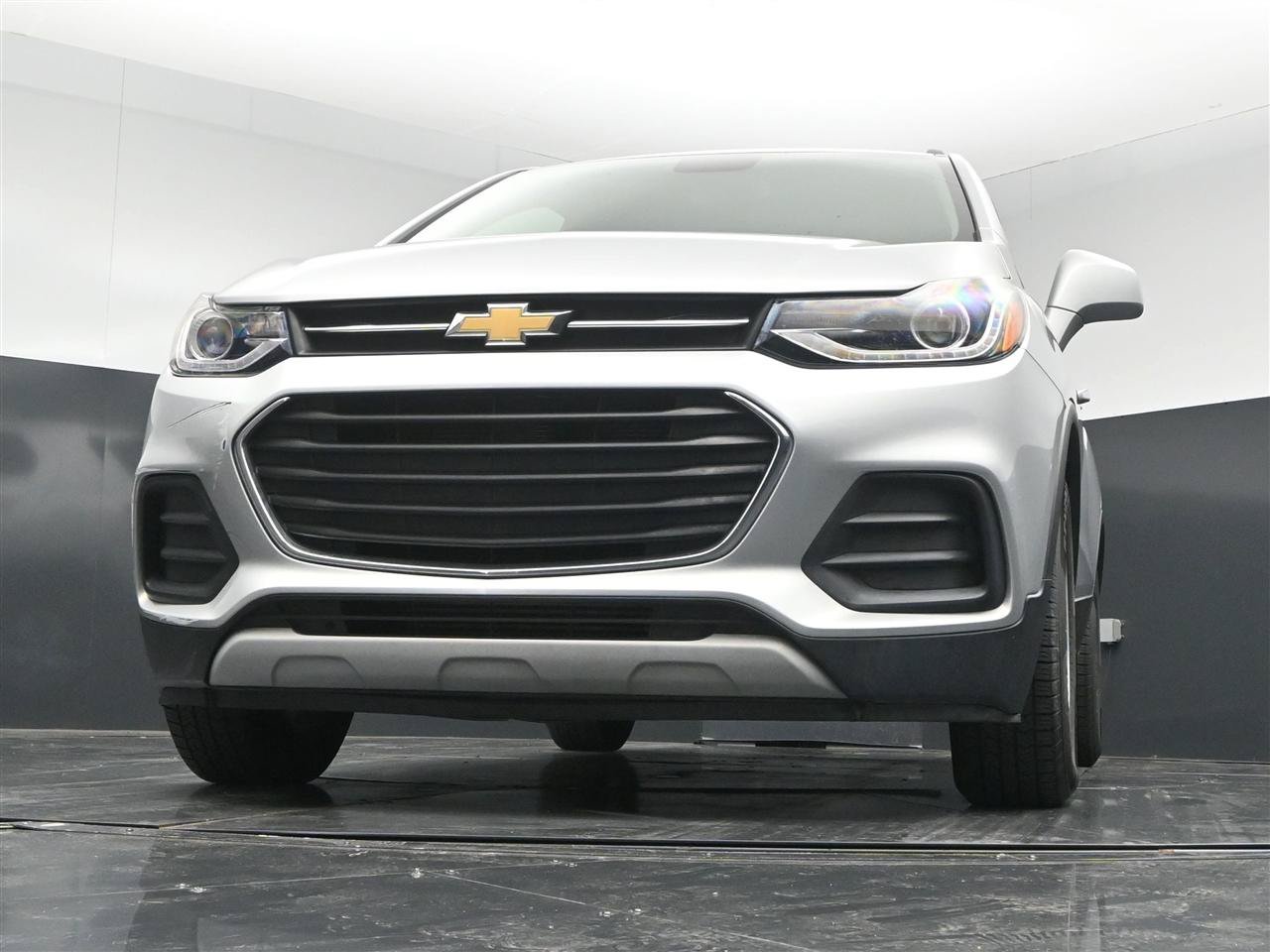 Used 2018 Chevrolet Trax LT w/ LT Convenience Package FWD image 28