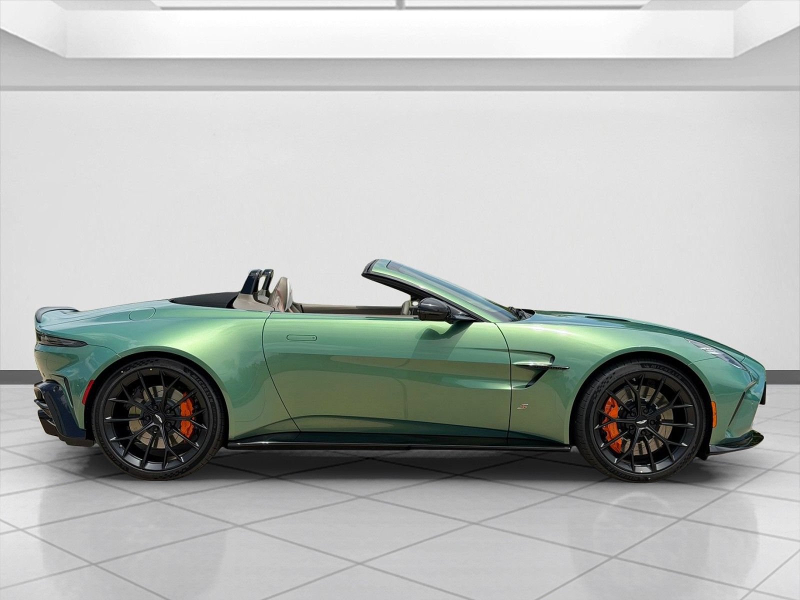 New 2026 Aston Martin V8 Vantage S RWD image 9