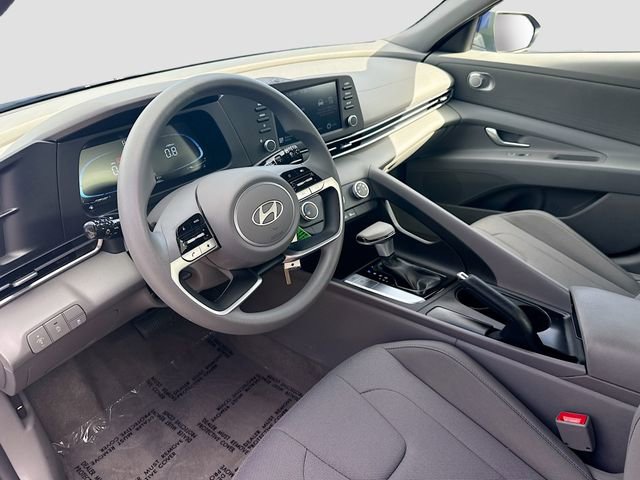 Certified 2026 Hyundai Elantra SE FWD image 9