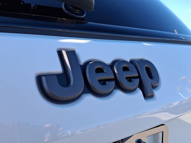 New 2026 Jeep Compass Latitude image 11