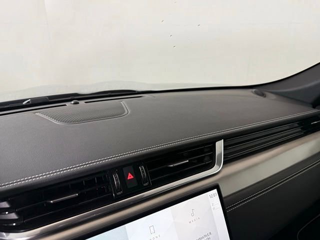 New 2026 Jaguar F-PACE R-Dynamic S image 32