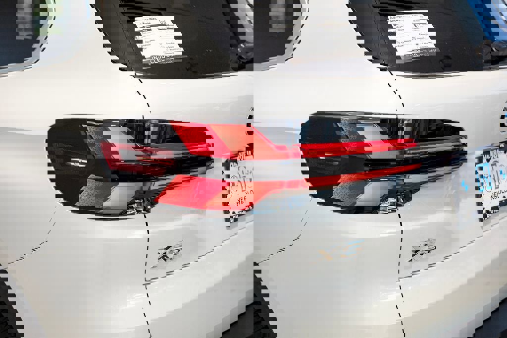New 2026 BMW X5 xDrive40i w/ Premium Package image 9