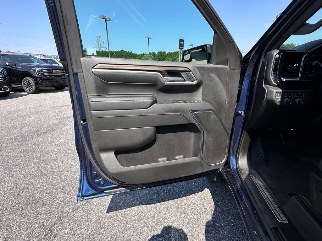Used 2022 Chevrolet Silverado 1500 RST w/ Z71 Off-Road Package AWD/4WD image 23