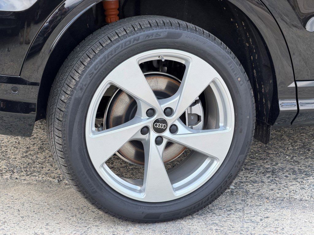 New 2025 Audi Q5 2.0T Premium Plus image 9