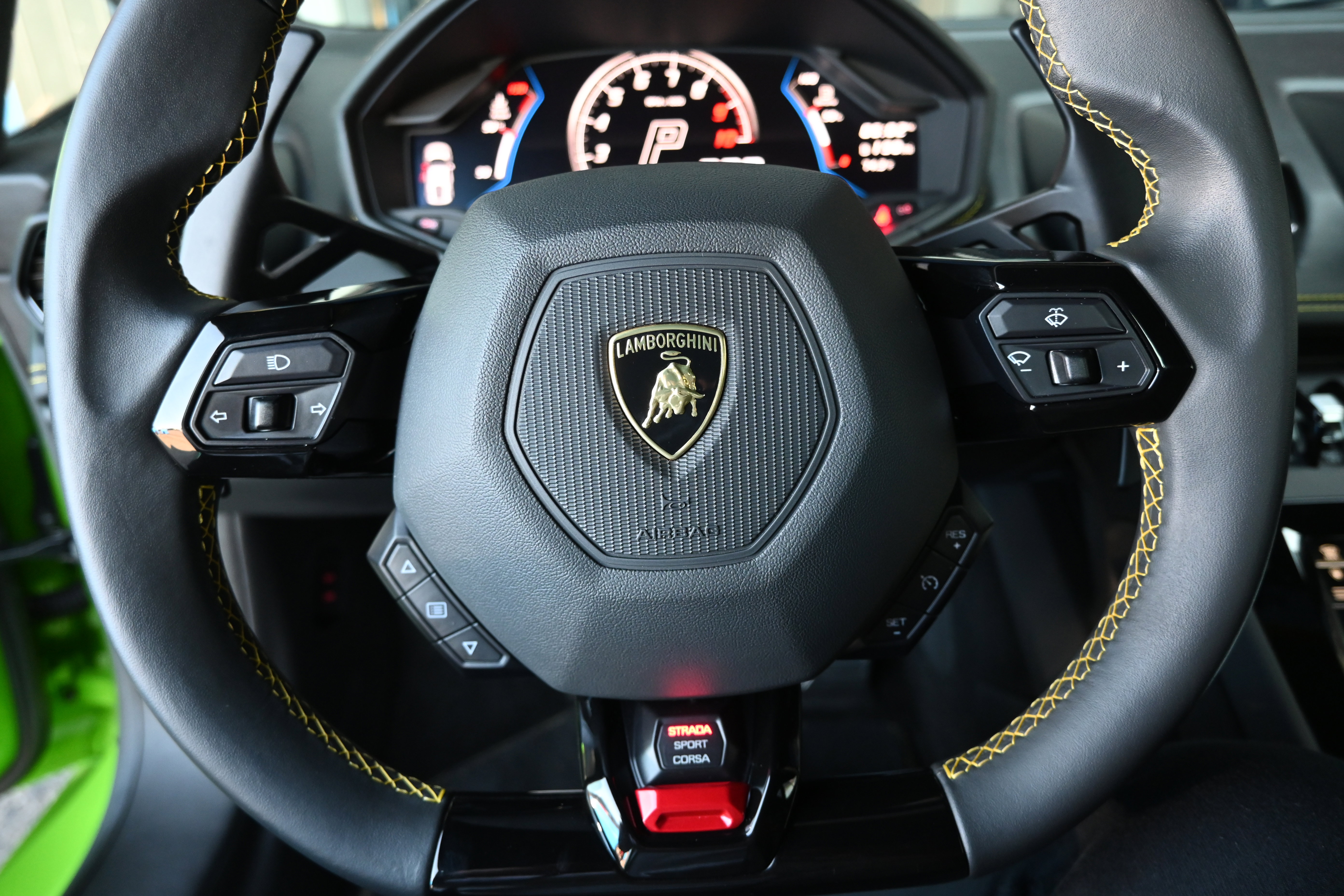 Used 2021 Lamborghini Huracan EVO RWD image 53