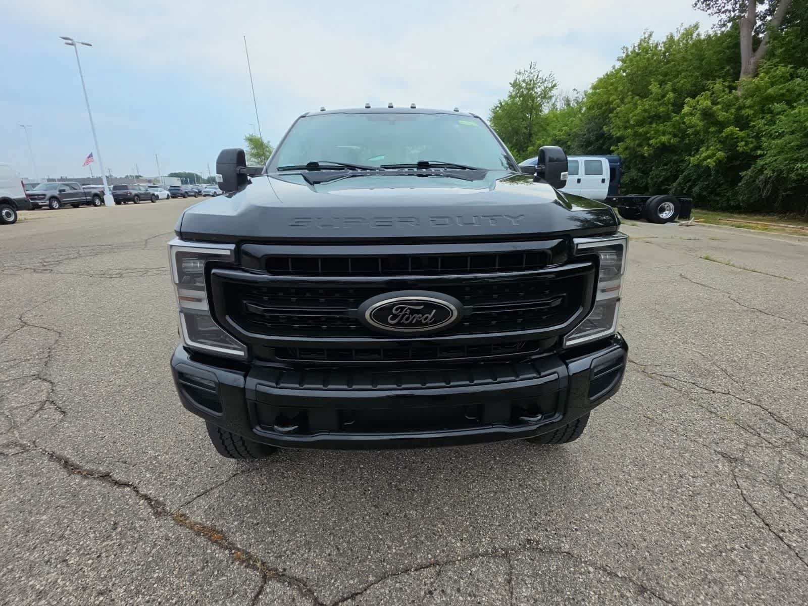 Used 2020 Ford F350 Lariat w/ Tremor Off-Road Package AWD/4WD image 4