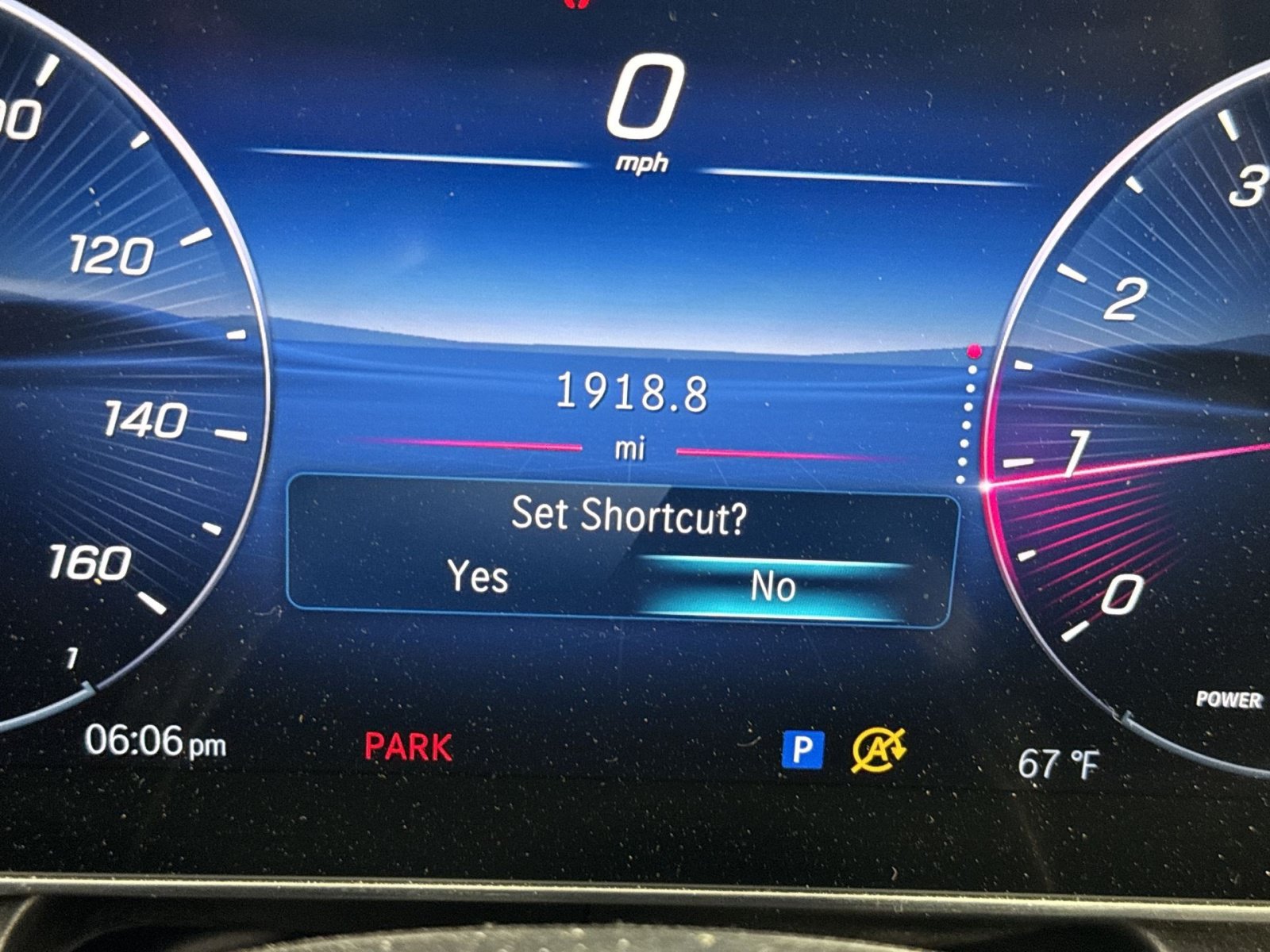 Used 2025 Mercedes-Benz GLC 300 4MATIC image 29