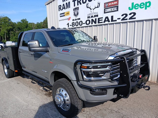 New 2026 RAM 4500 4x4 Crew Cab DRW w/ Laramie Trim Package