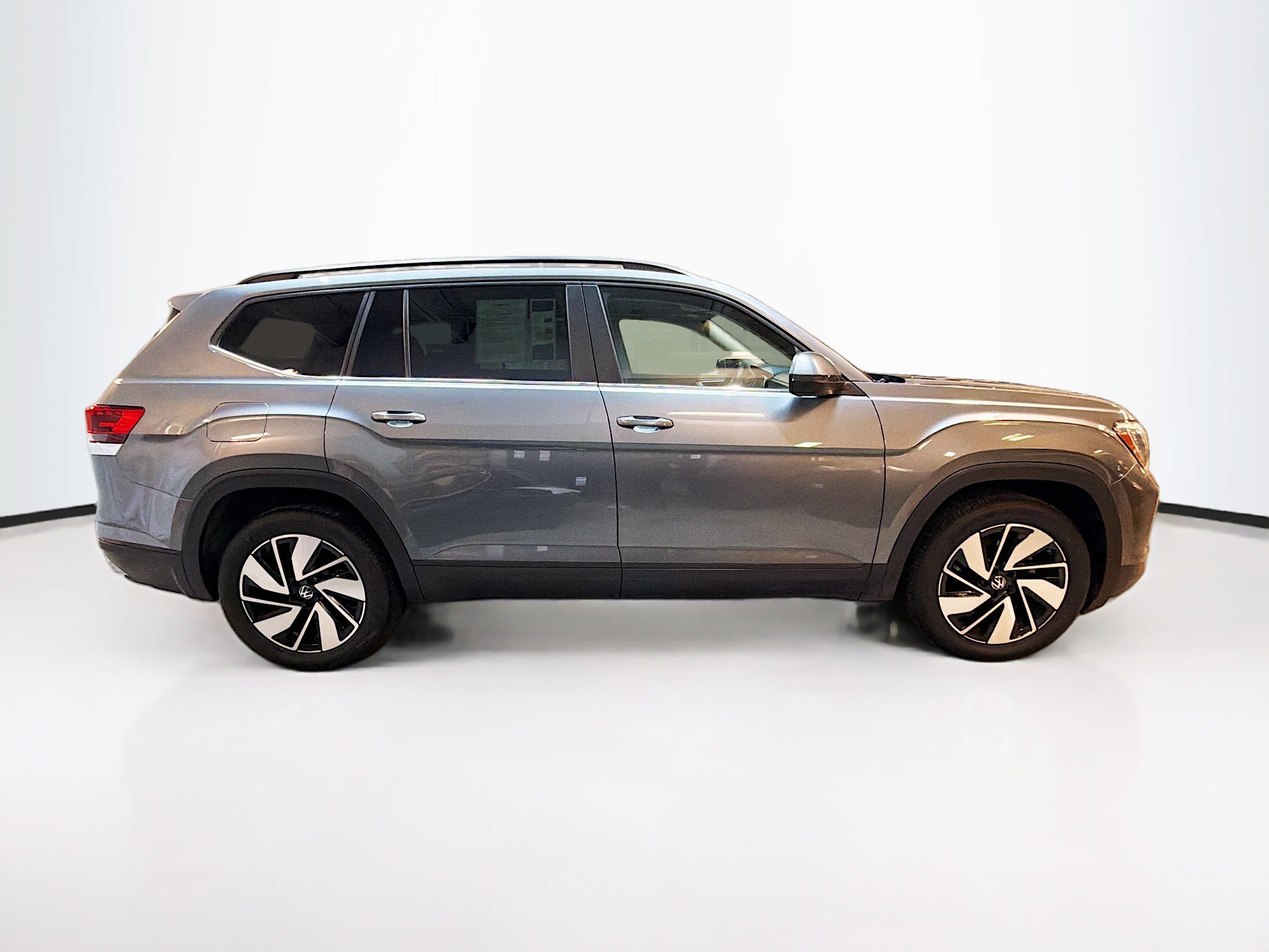 Used 2024 Volkswagen Atlas SE image 10