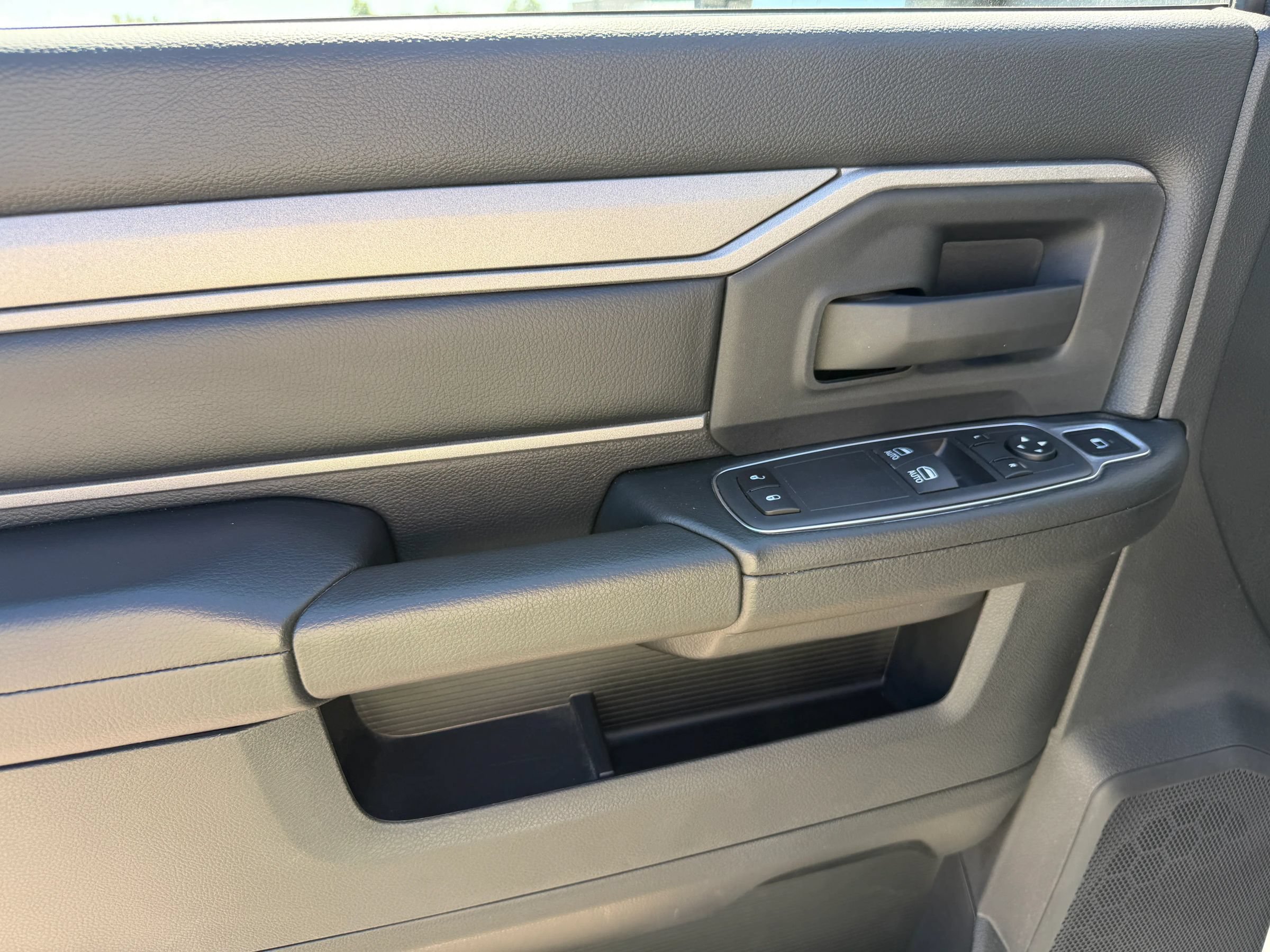 Used 2024 RAM 3500 Tradesman AWD/4WD image 14