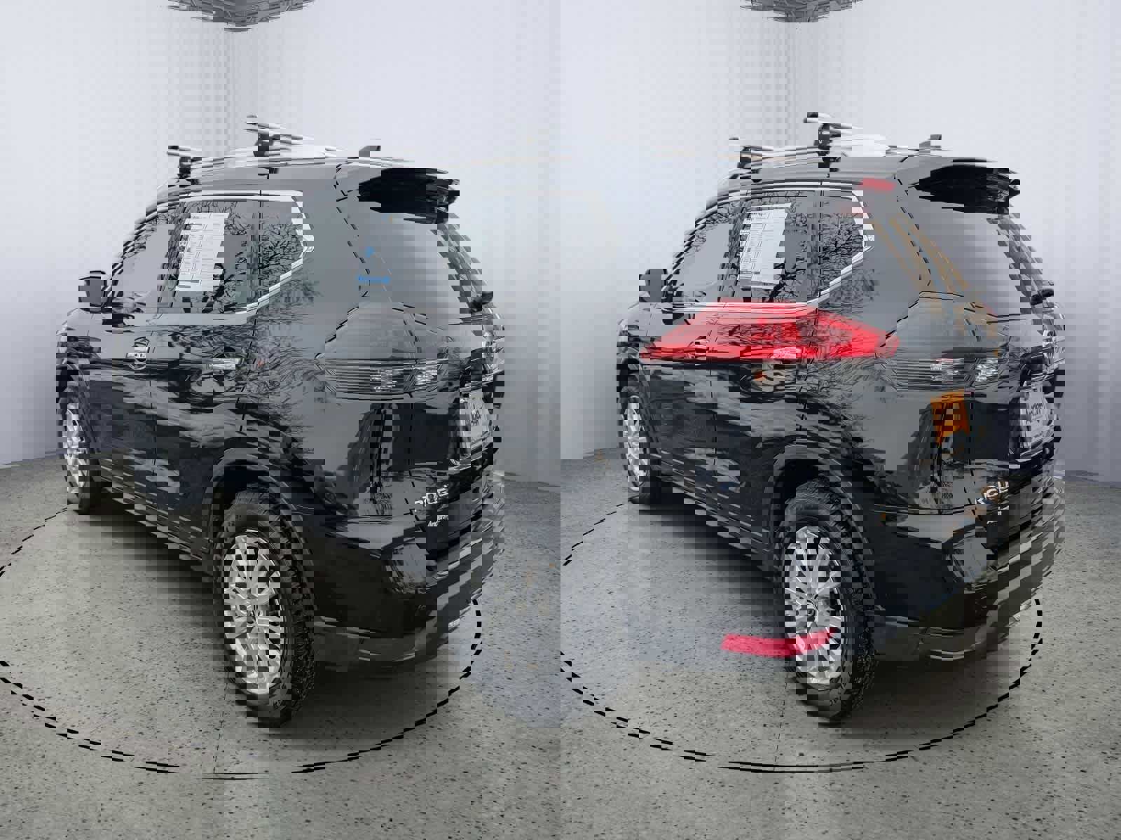 Used 2019 Nissan Rogue SV image 4