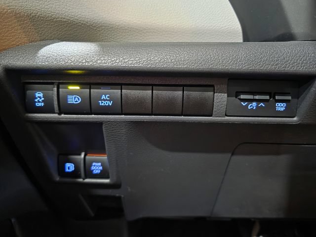 Used 2024 Toyota Sienna Limited AWD/4WD image 18