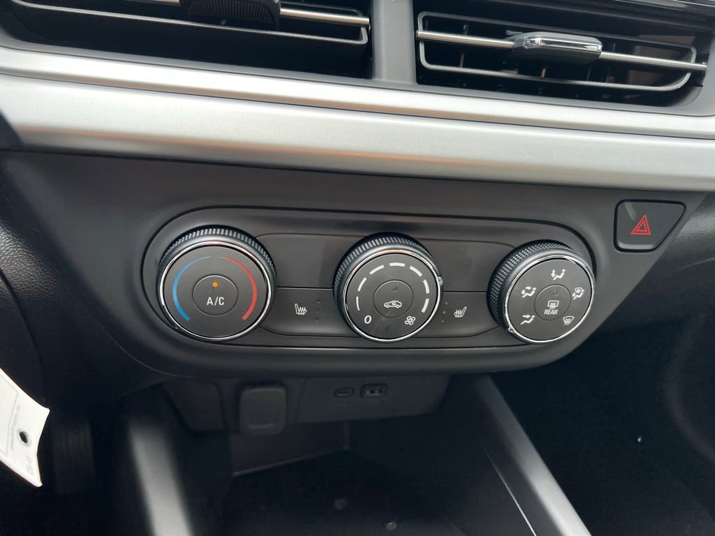 New 2026 Chevrolet Trax RS w/ Sunroof Package image 32