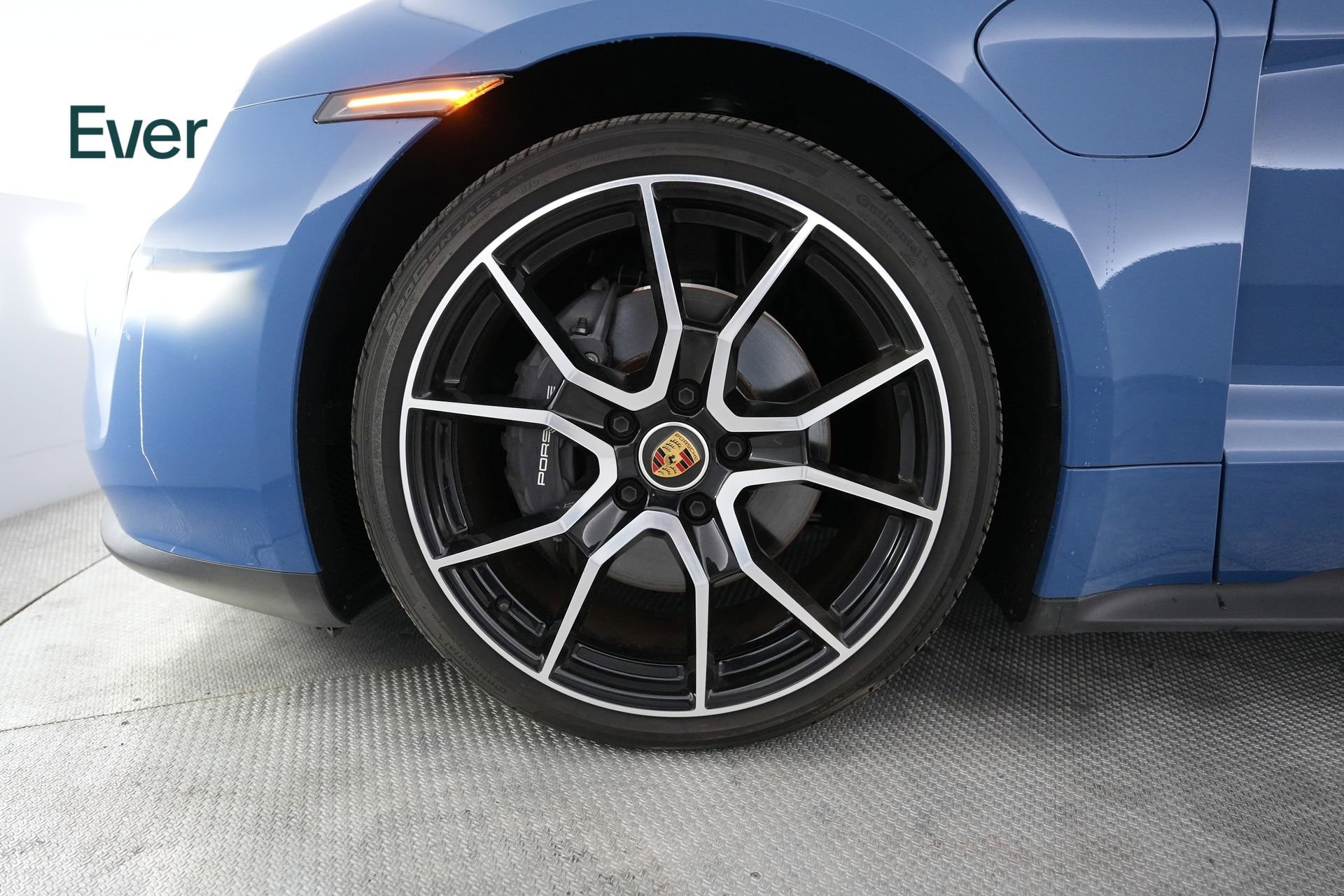 Used 2023 Porsche Taycan w/ Premium Package image 19