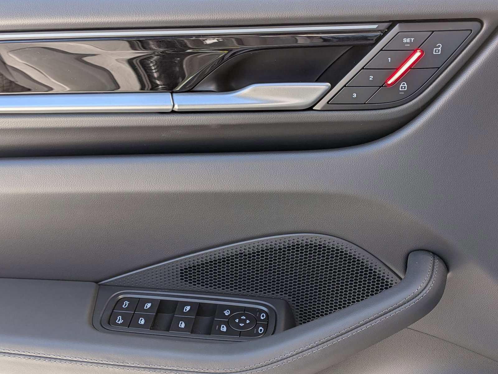 New 2026 Porsche Macan Electric image 14