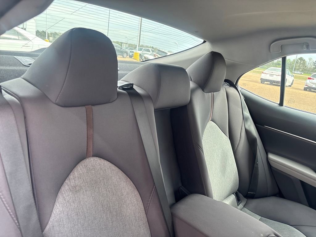 Used 2018 Toyota Camry LE w/ Convenience Package image 25