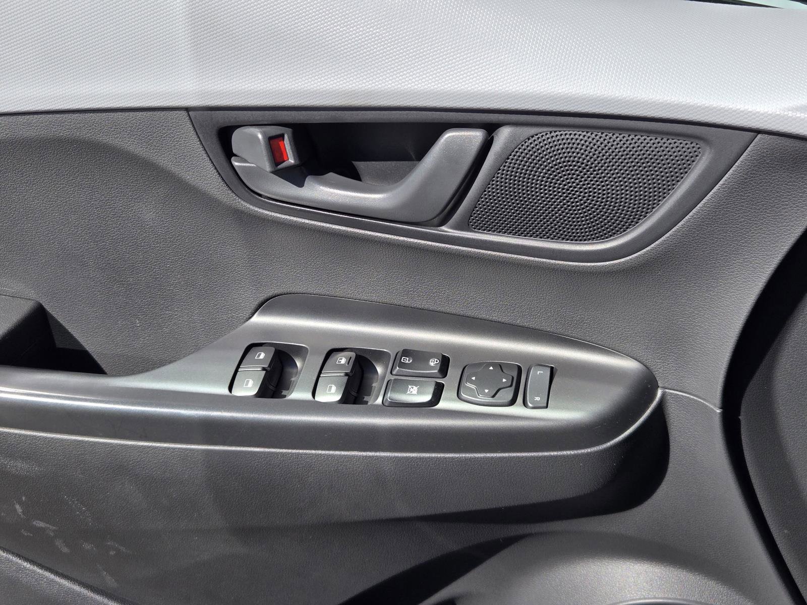 Used 2020 Hyundai Kona SE image 18