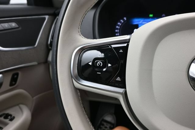 Used 2024 Volvo XC90 B5 Plus w/ Protection Package AWD/4WD image 25