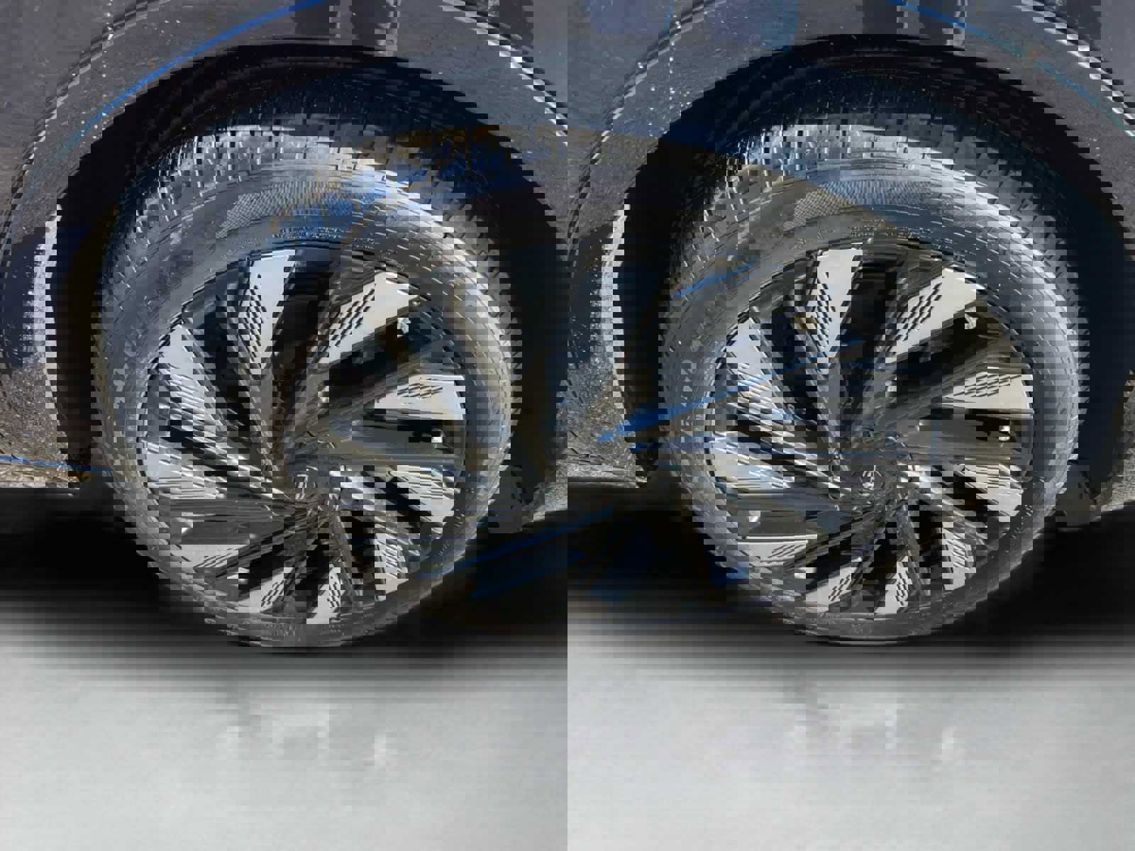 Used 2024 Lincoln Nautilus Reserve w/ Equipment Group 202A image 12