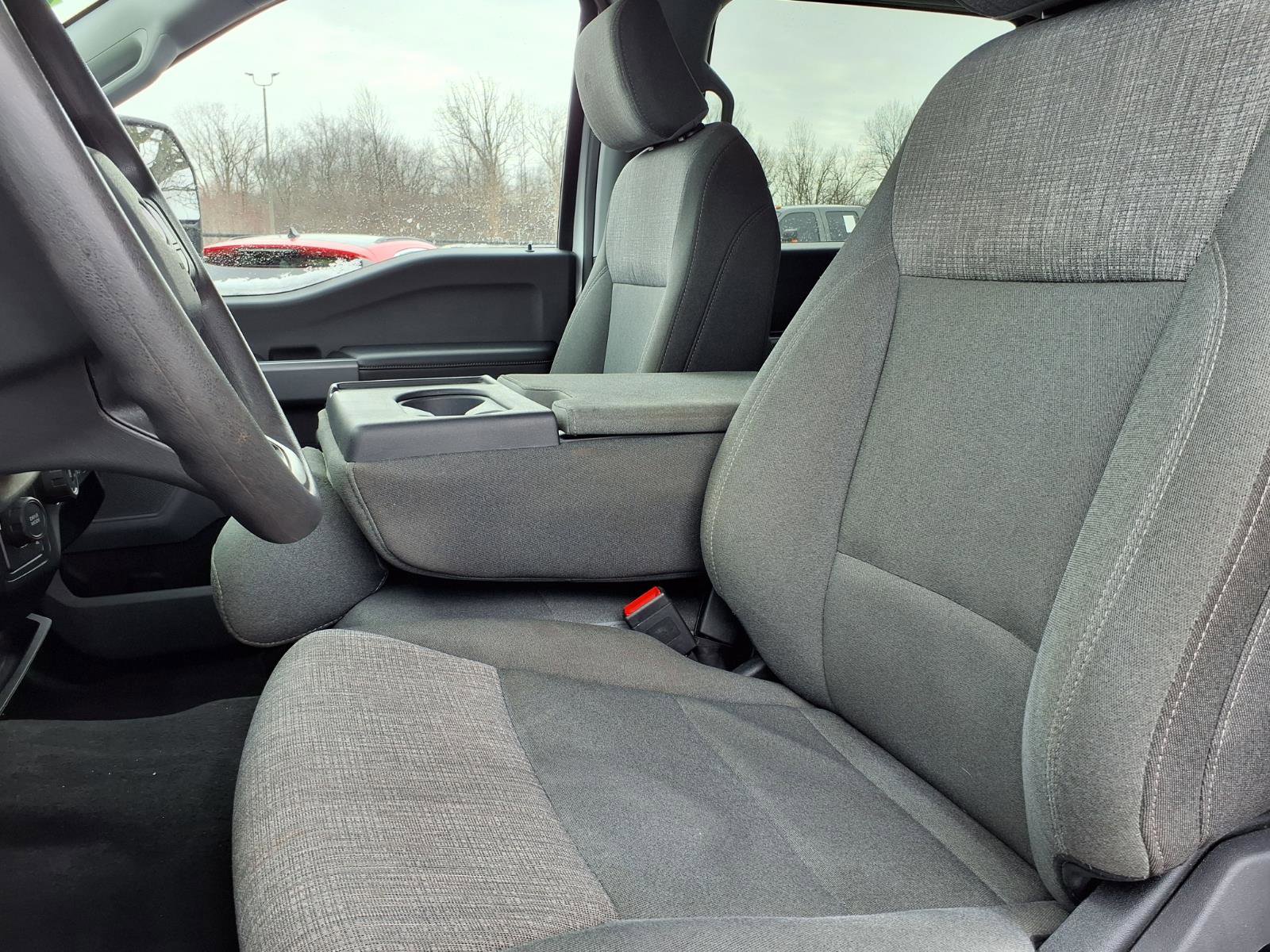 Used 2025 Ford F250 XLT image 3