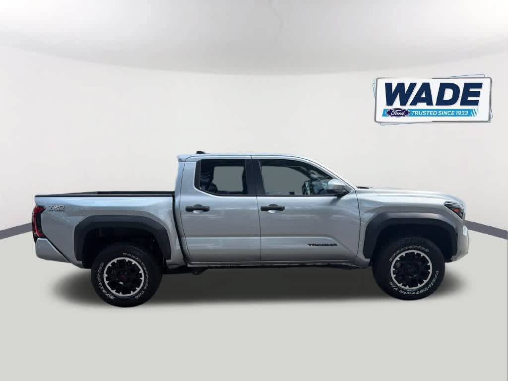Used 2024 Toyota Tacoma TRD Off-Road AWD/4WD image 4