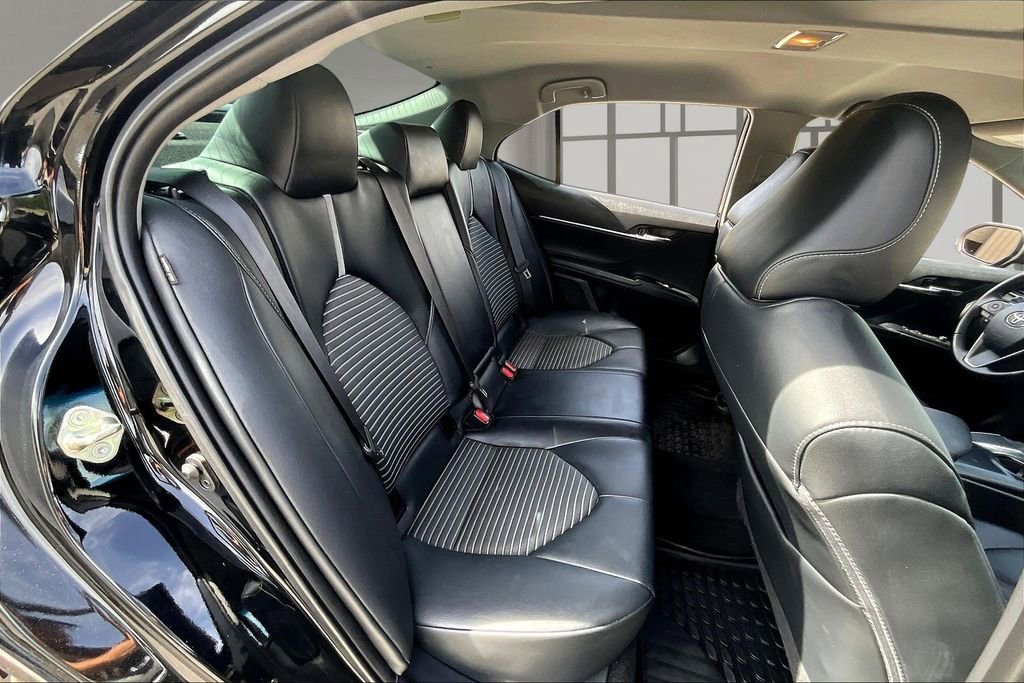 Used 2020 Toyota Camry SE image 25