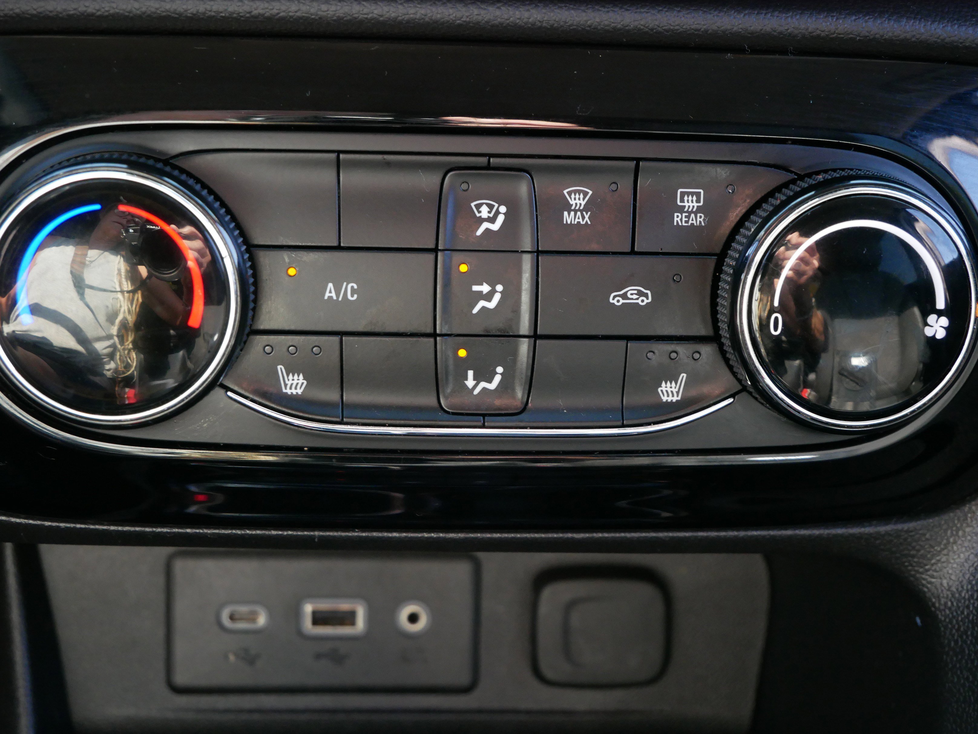 Used 2022 Buick Encore GX Preferred w/ Cold Weather Comfort Package image 23