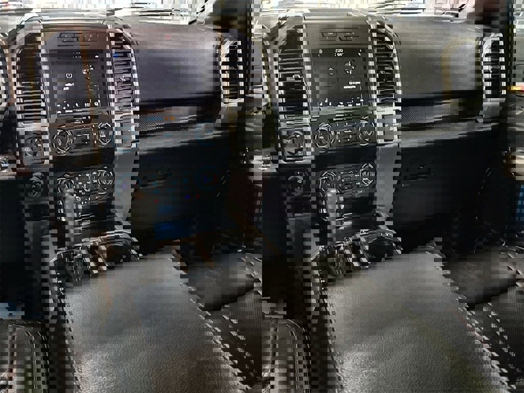 Used 2019 Ford F150 Lariat image 26