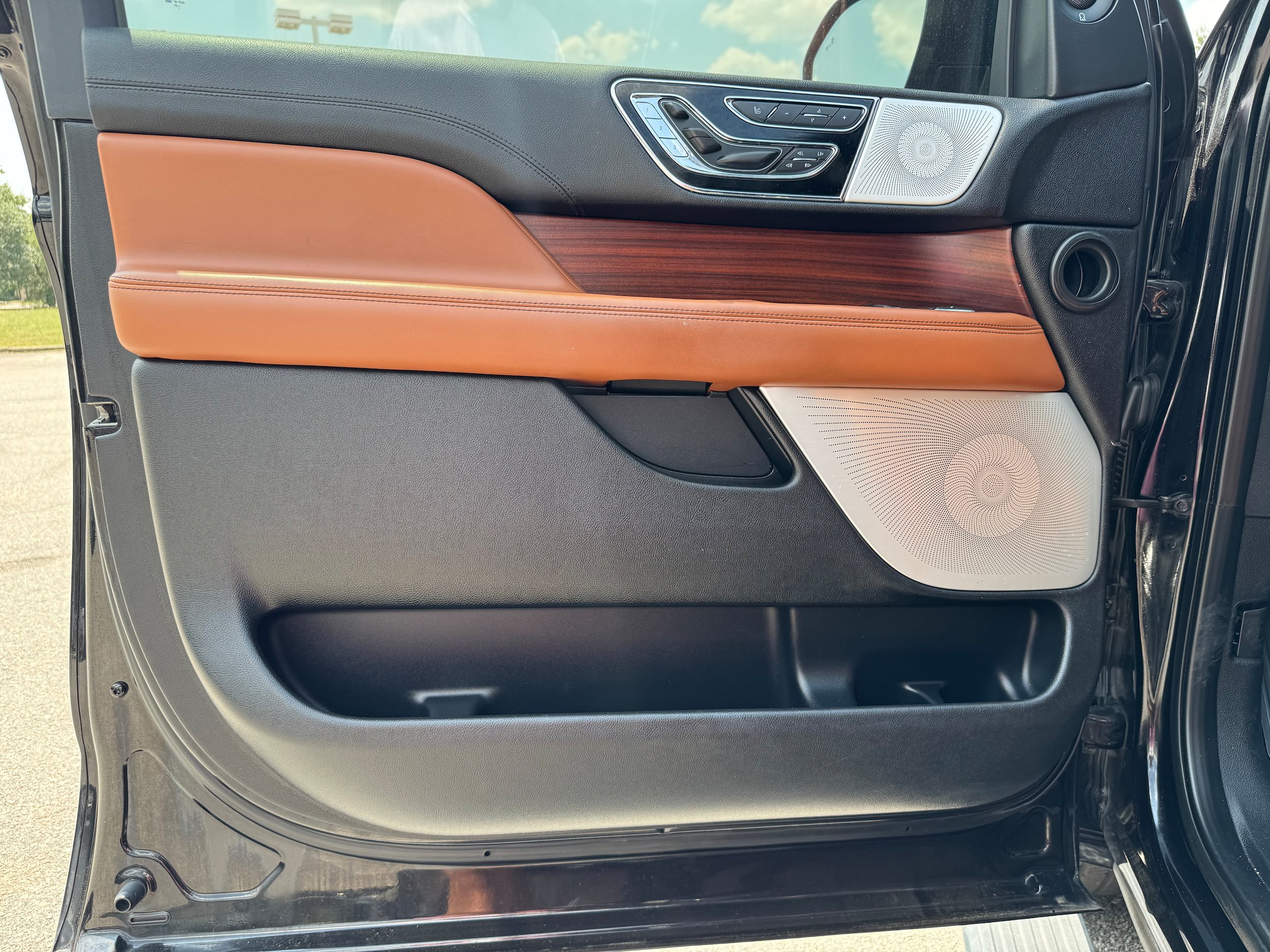 Used 2021 Lincoln Navigator Reserve RWD image 6