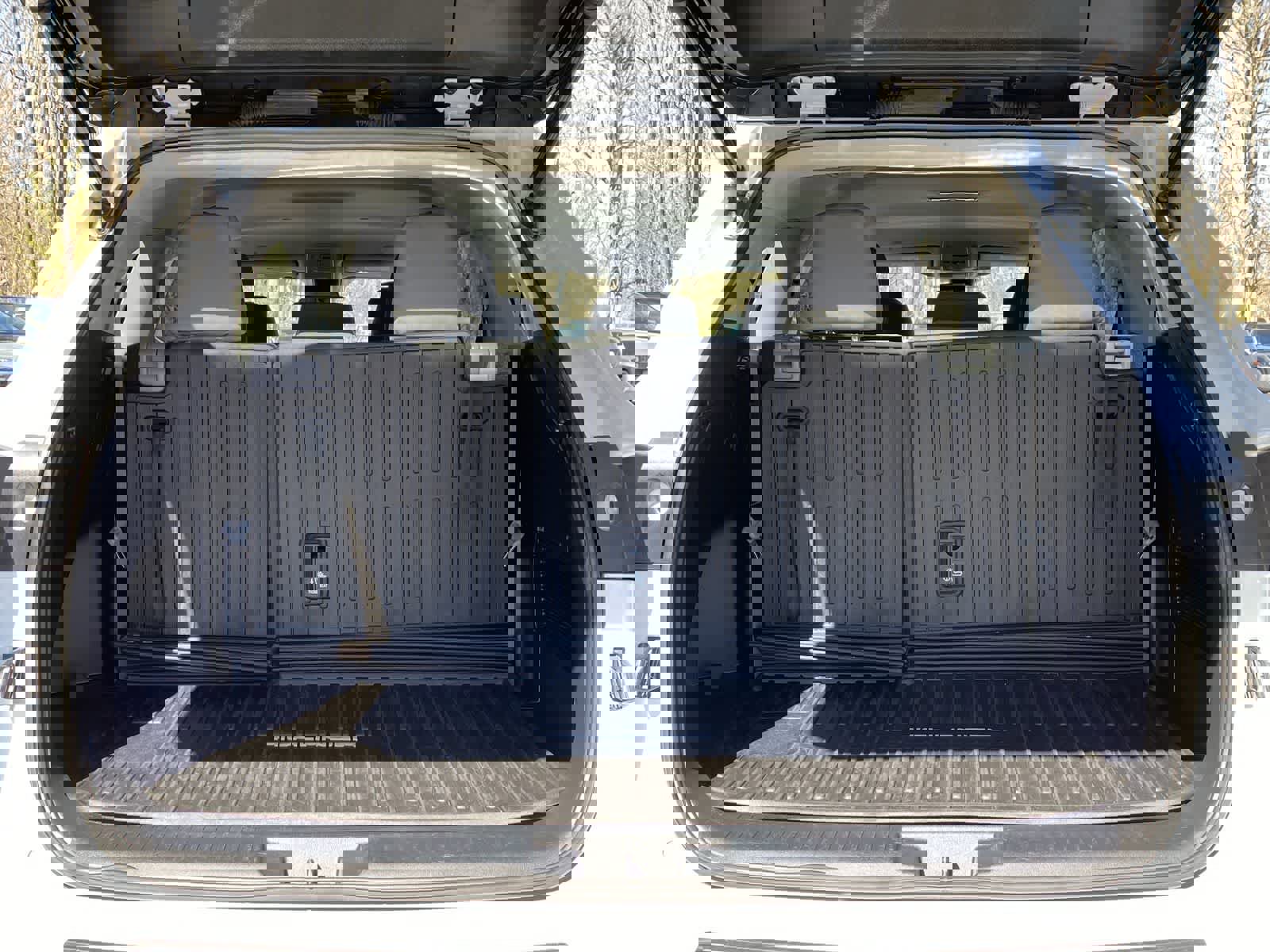 Used 2023 Toyota Highlander LE image 11