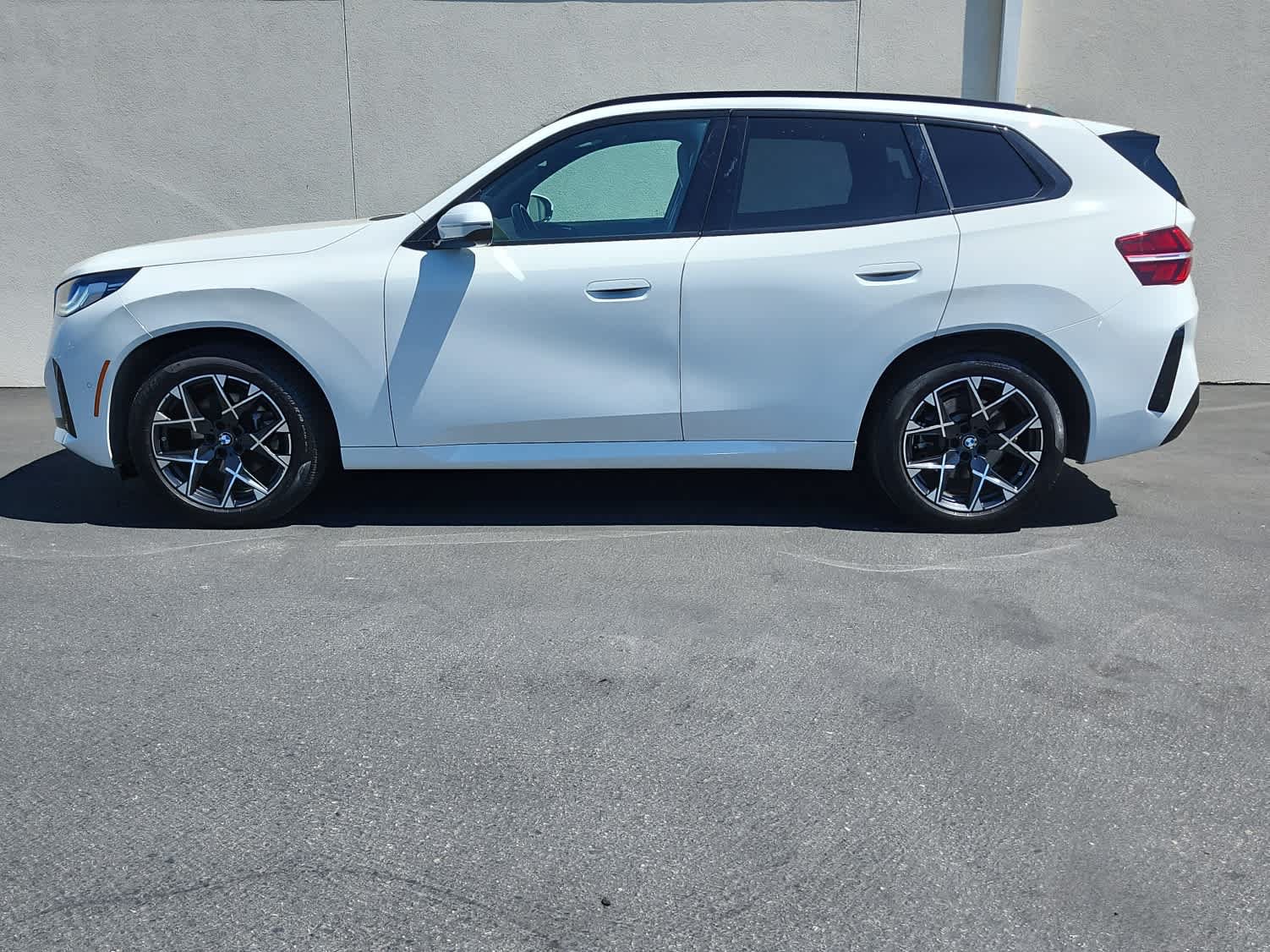 Used 2025 BMW X3 xDrive30i AWD/4WD image 4