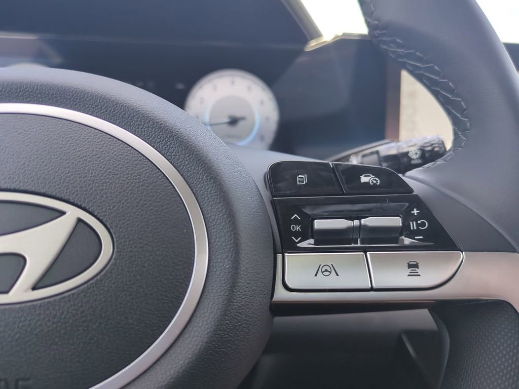 New 2026 Hyundai Elantra Limited image 33