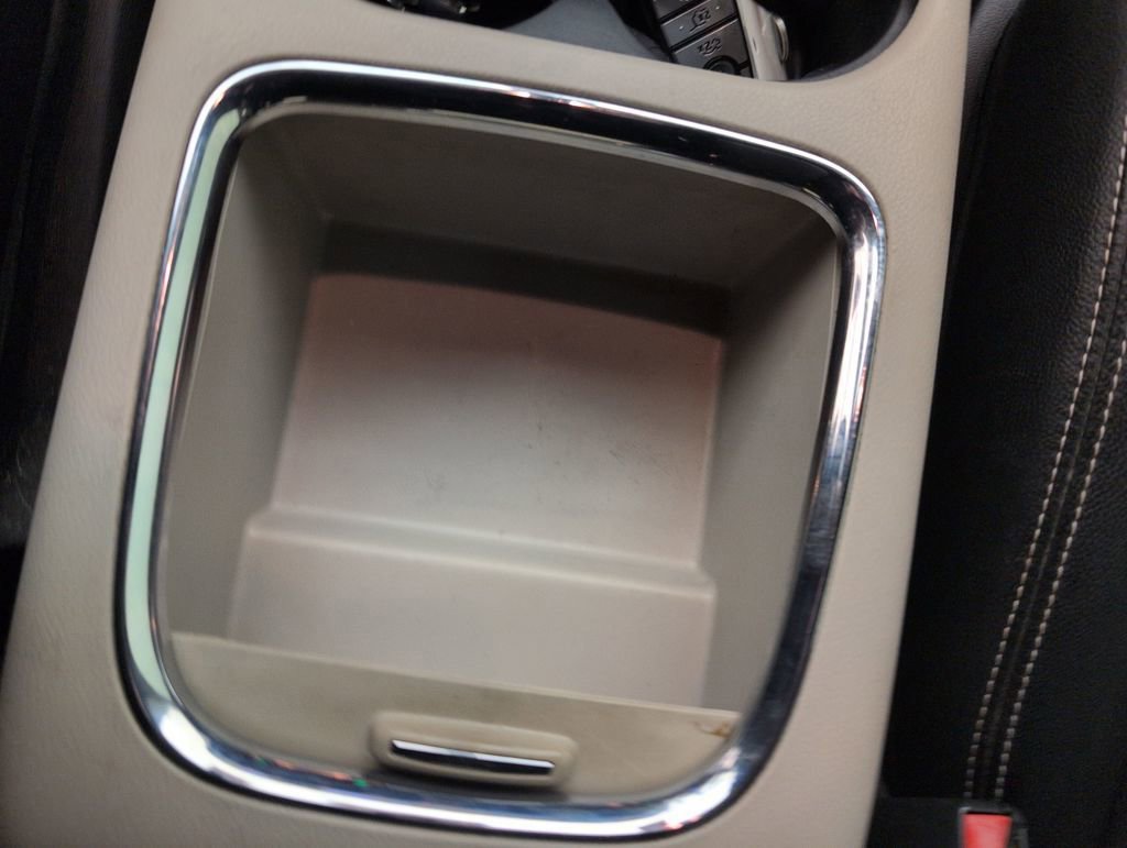 Used 2019 Dodge Grand Caravan SXT w/ Rear Park Assist Package image 44