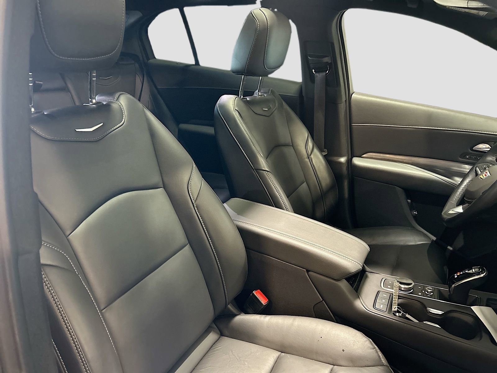 Used 2024 Cadillac XT4 Premium Luxury w/ Technology Package image 30