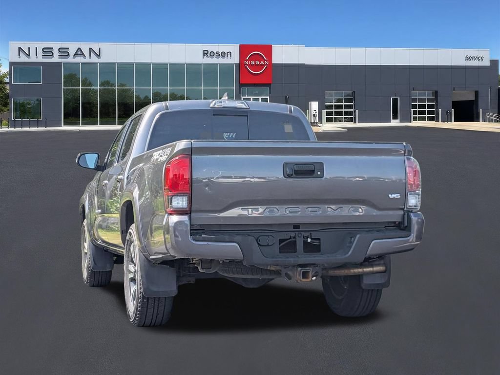 Used 2019 Toyota Tacoma TRD Sport AWD/4WD image 5