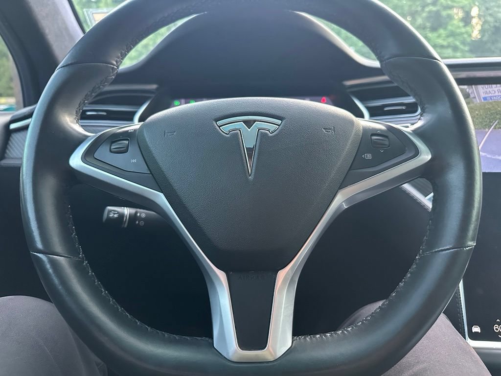 Used 2017 Tesla Model X 75D AWD/4WD image 17