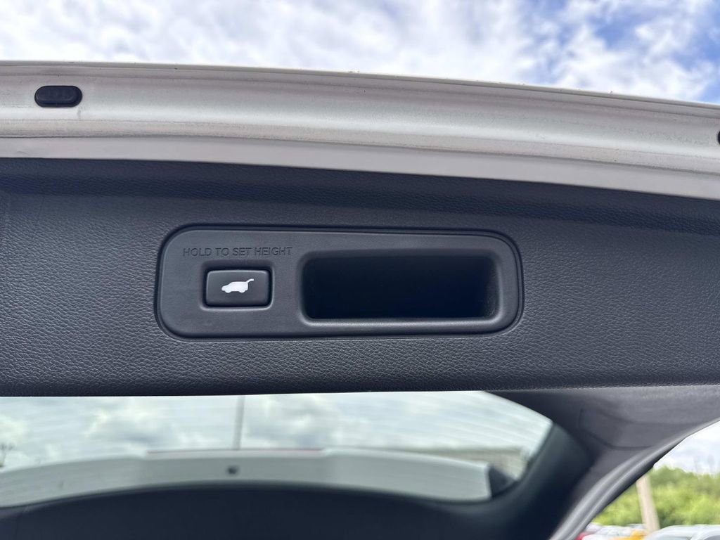 Used 2021 Honda Odyssey Elite image 12