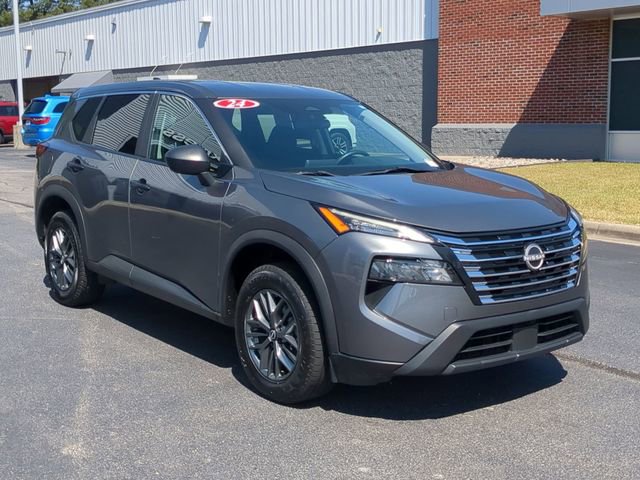 Used 2024 Nissan Rogue S FWD image 1