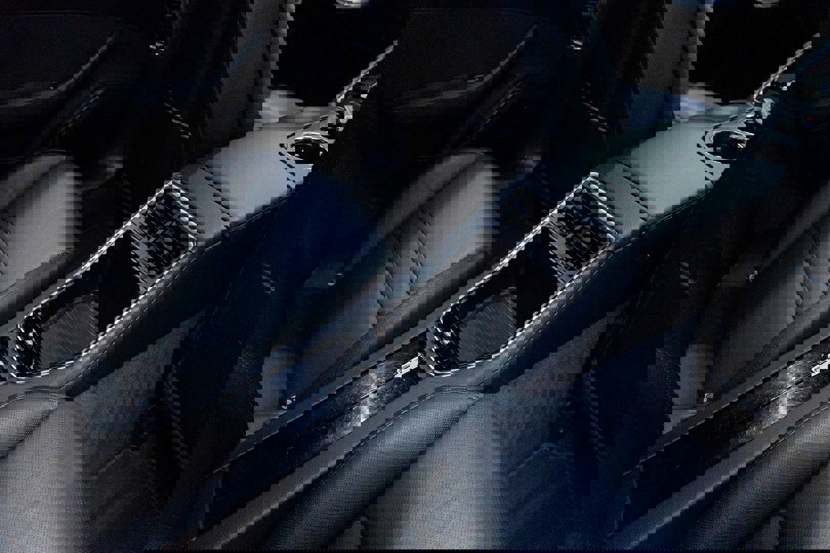 Used 2017 Porsche Panamera 4S image 30