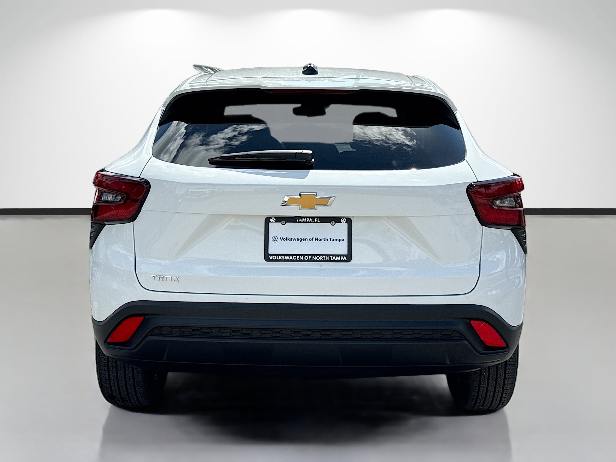 Used 2026 Chevrolet Trax LS FWD image 4
