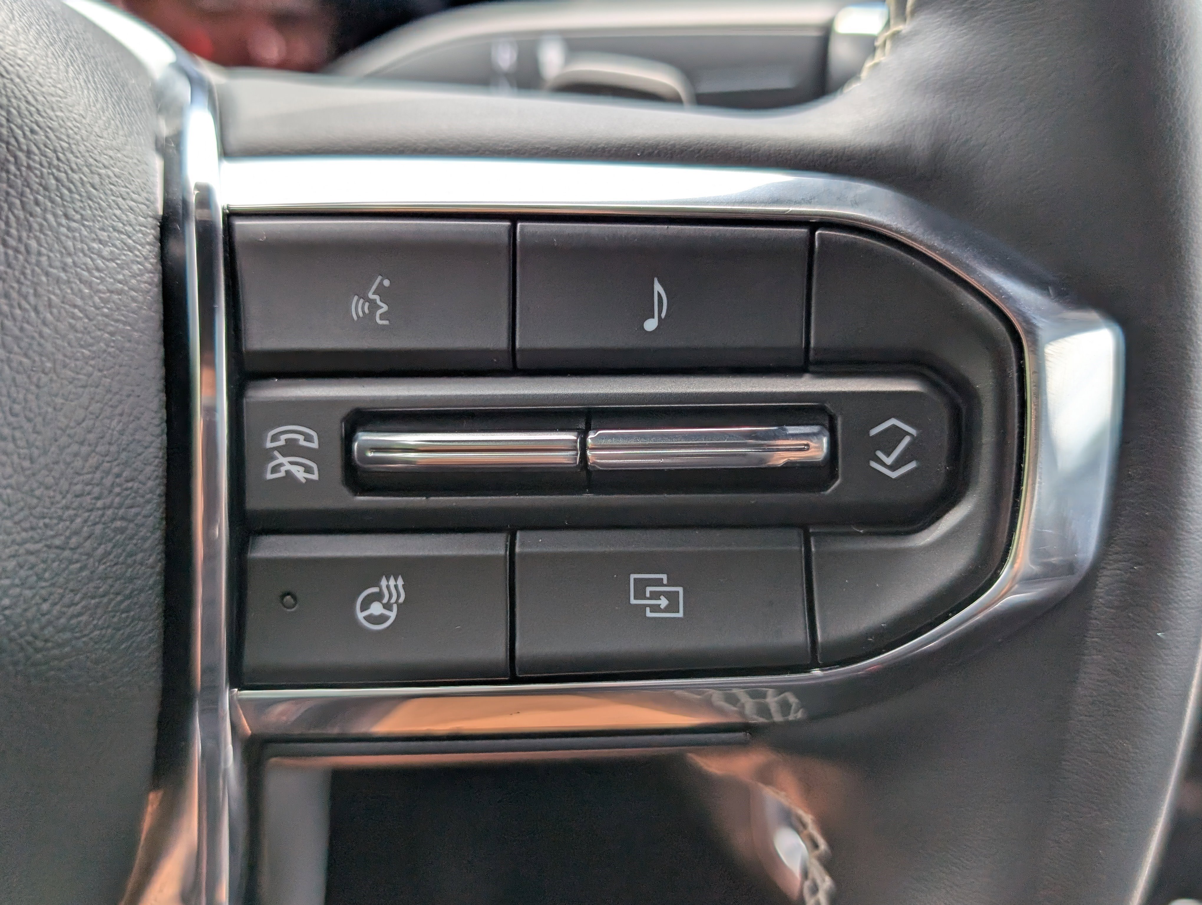 Used 2024 GMC Acadia Denali FWD image 35