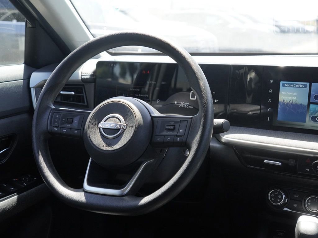 Used 2025 Nissan Kicks SV w/ Charging Package FWD image 21
