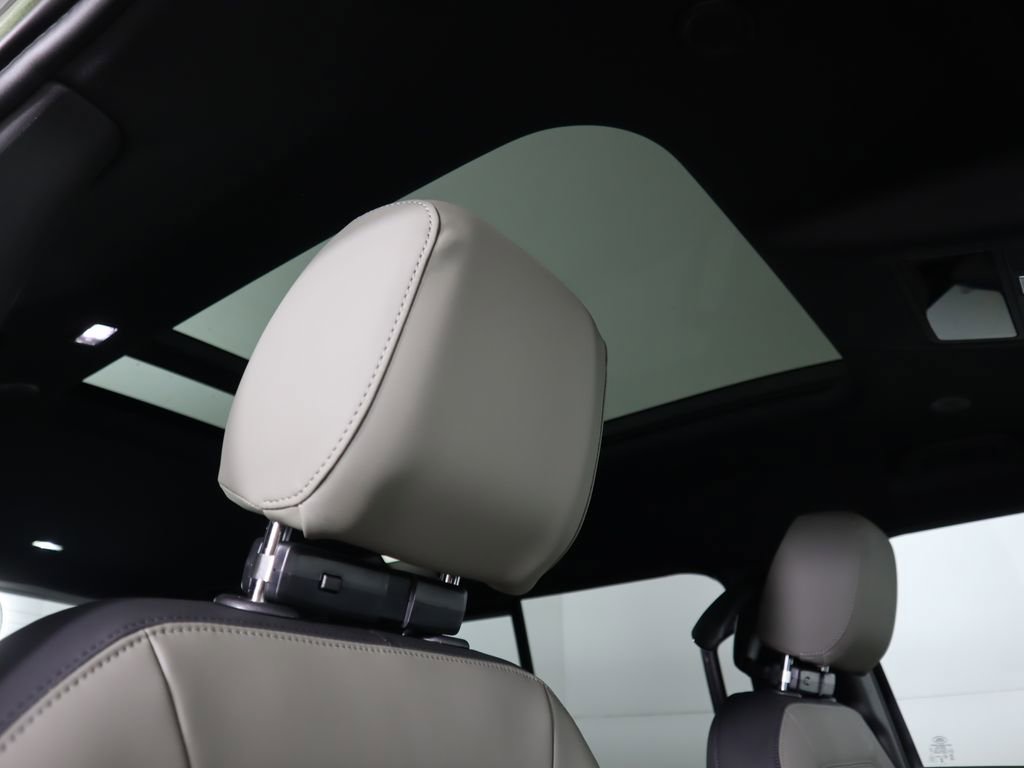 New 2026 Land Rover Defender 110 S image 19