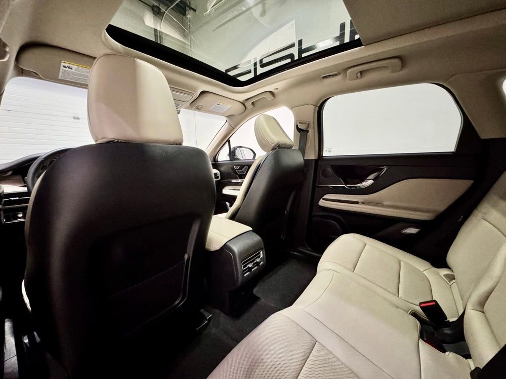 Used 2025 Lincoln Corsair Grand Touring image 23